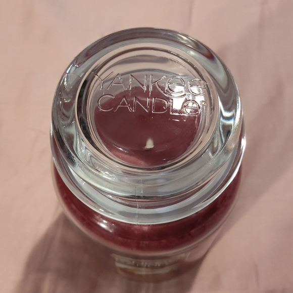 NWT!! Yankee Candle 22oz (Home Sweet Home) - Picture 6 of 6